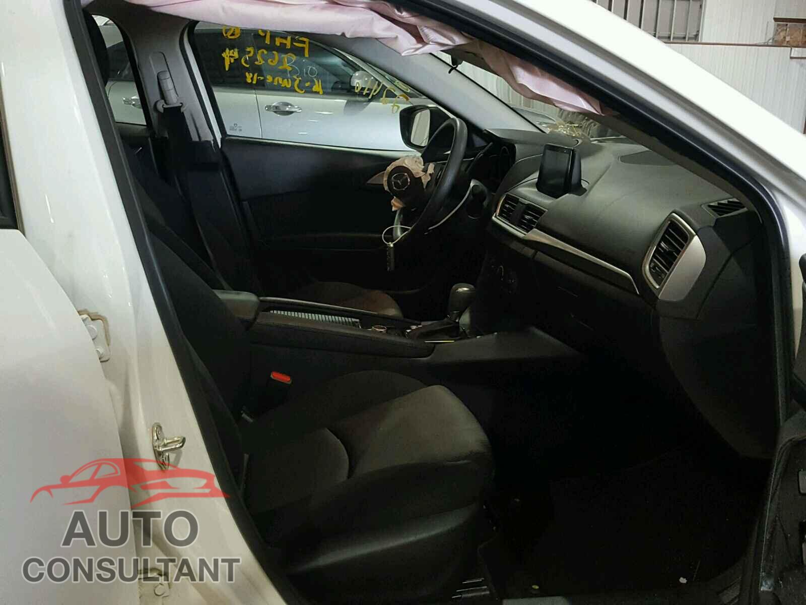 MAZDA 3 2017 - 3MZBN1U76HM132614