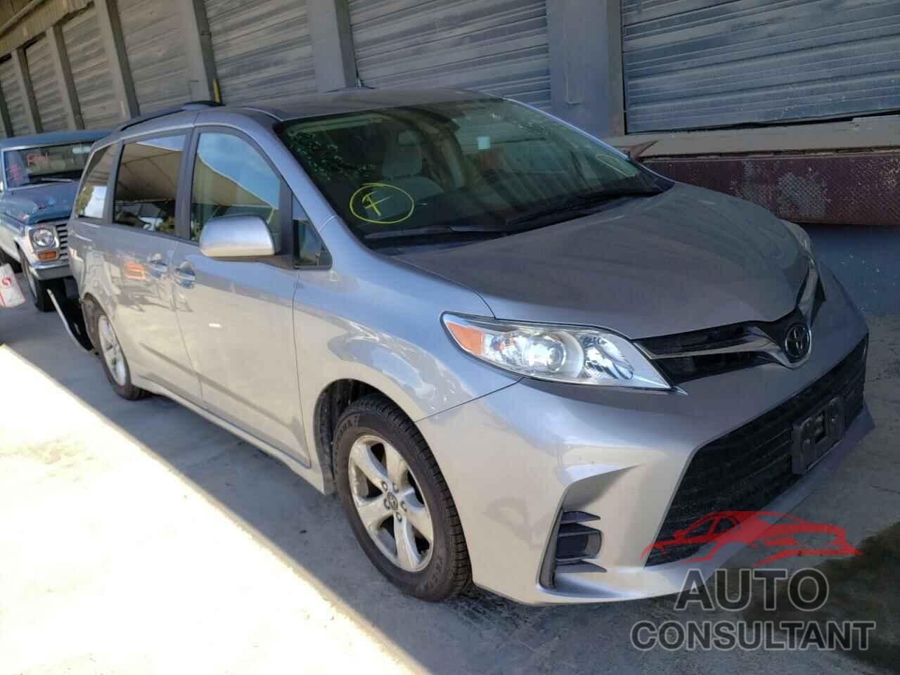 TOYOTA SIENNA 2018 - 5TDKZ3DC8JS923135