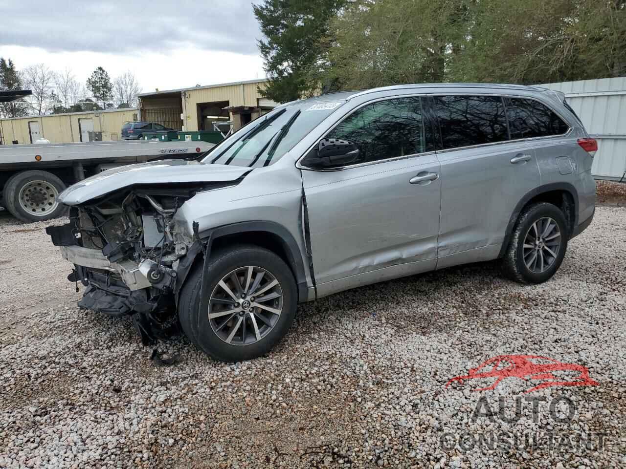 TOYOTA HIGHLANDER 2018 - 5TDKZRFH0JS536753