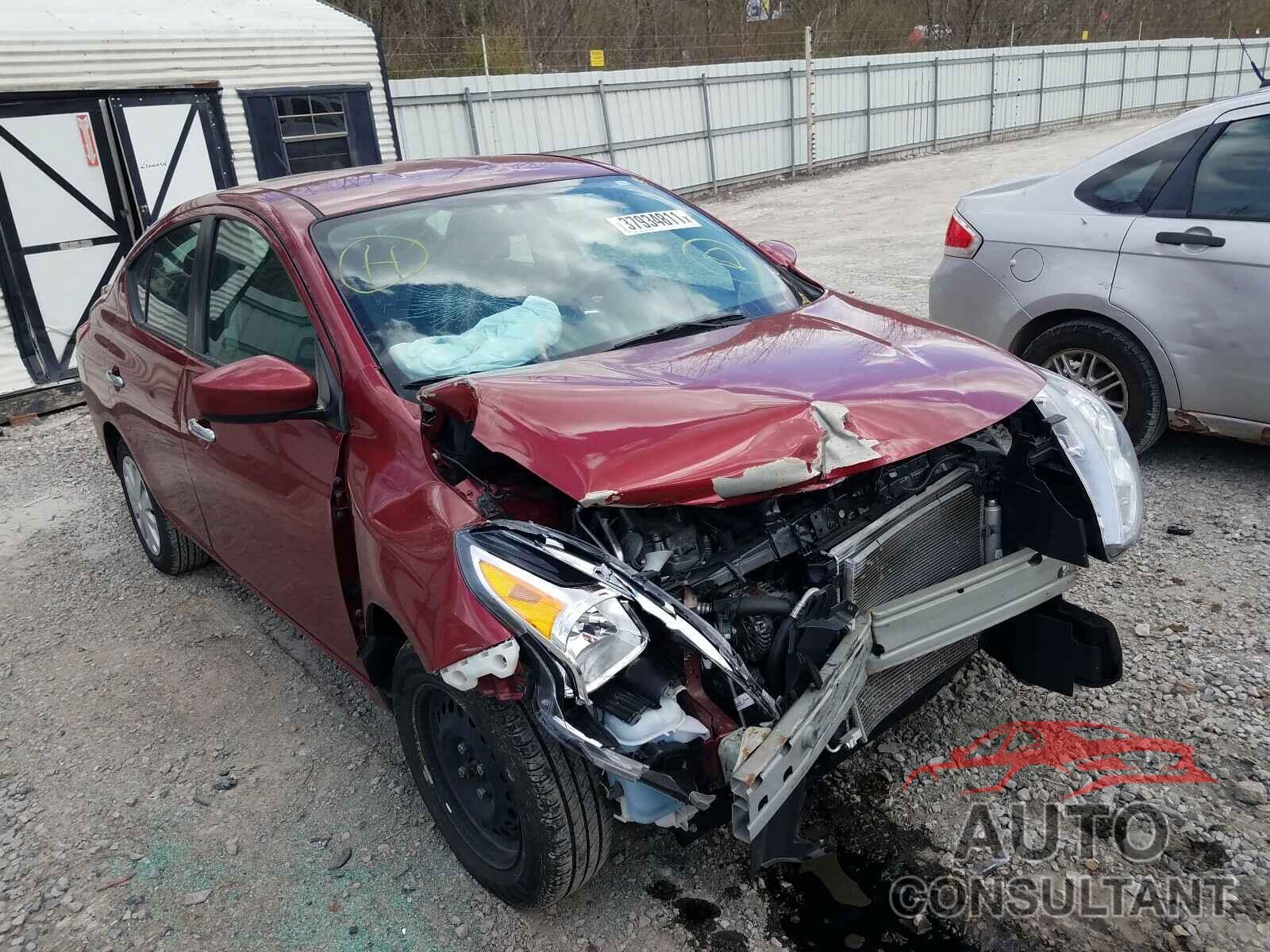NISSAN VERSA 2018 - 3N1CN7AP0JL882460