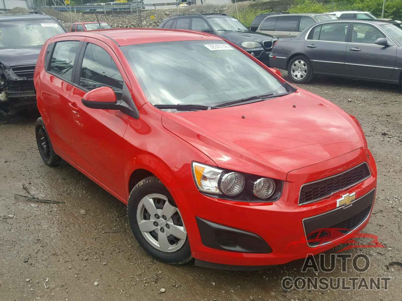 CHEVROLET SONIC 2015 - 1G1JA6SG6F4199256