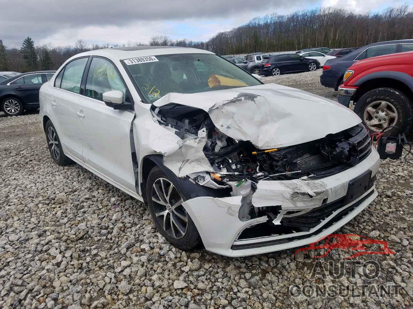 VOLKSWAGEN JETTA 2018 - 1VWBT7A37HC009755
