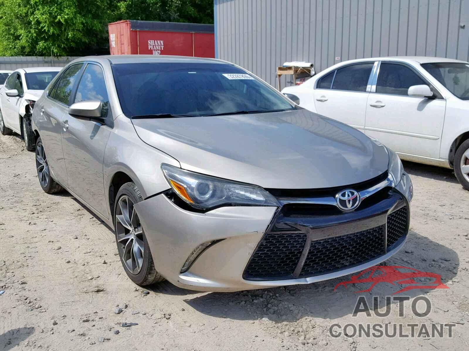 TOYOTA CAMRY 2015 - 5TFRY5F19LX264357