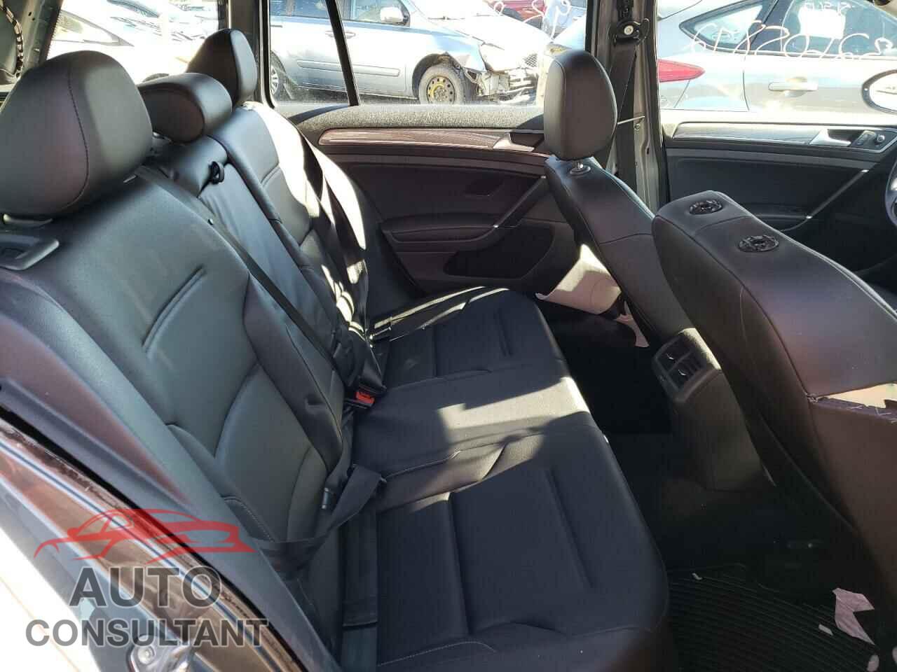 VOLKSWAGEN GOLF 2017 - 3VWH17AU4HM541083