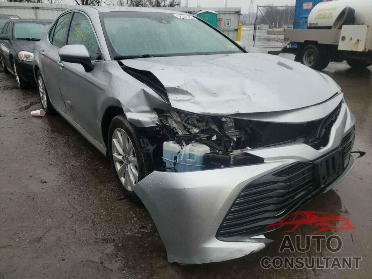 TOYOTA CAMRY 2018 - 4T1B11HK6JU540380