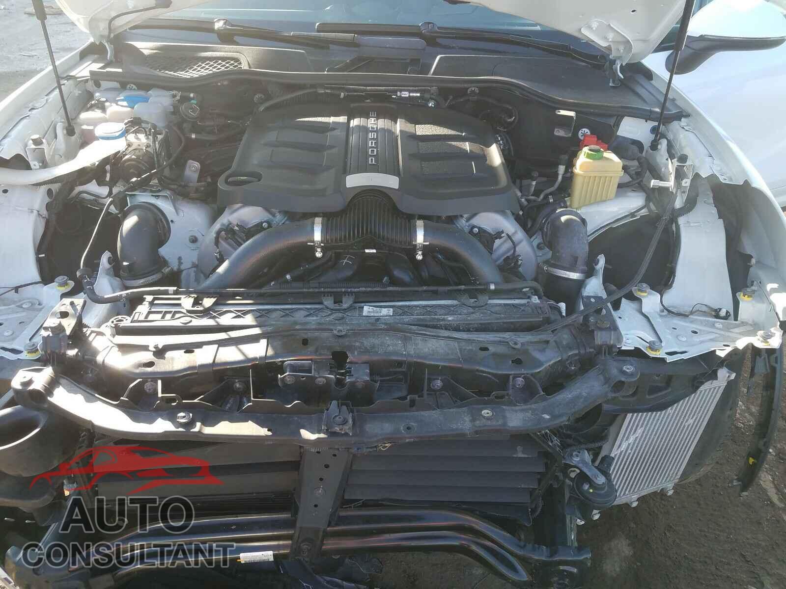 PORSCHE CAYENNE 2017 - WP1AB2A20HLA52571
