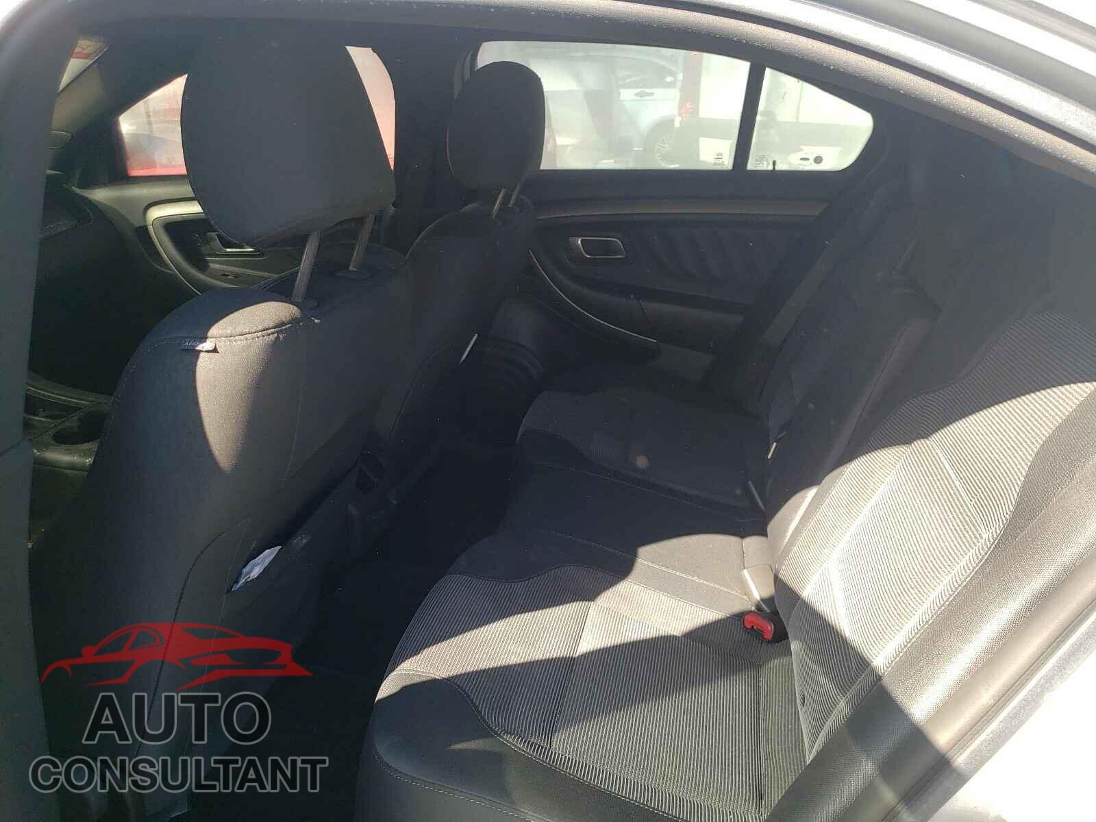 FORD TAURUS 2018 - 1FAHP2E86JG127326