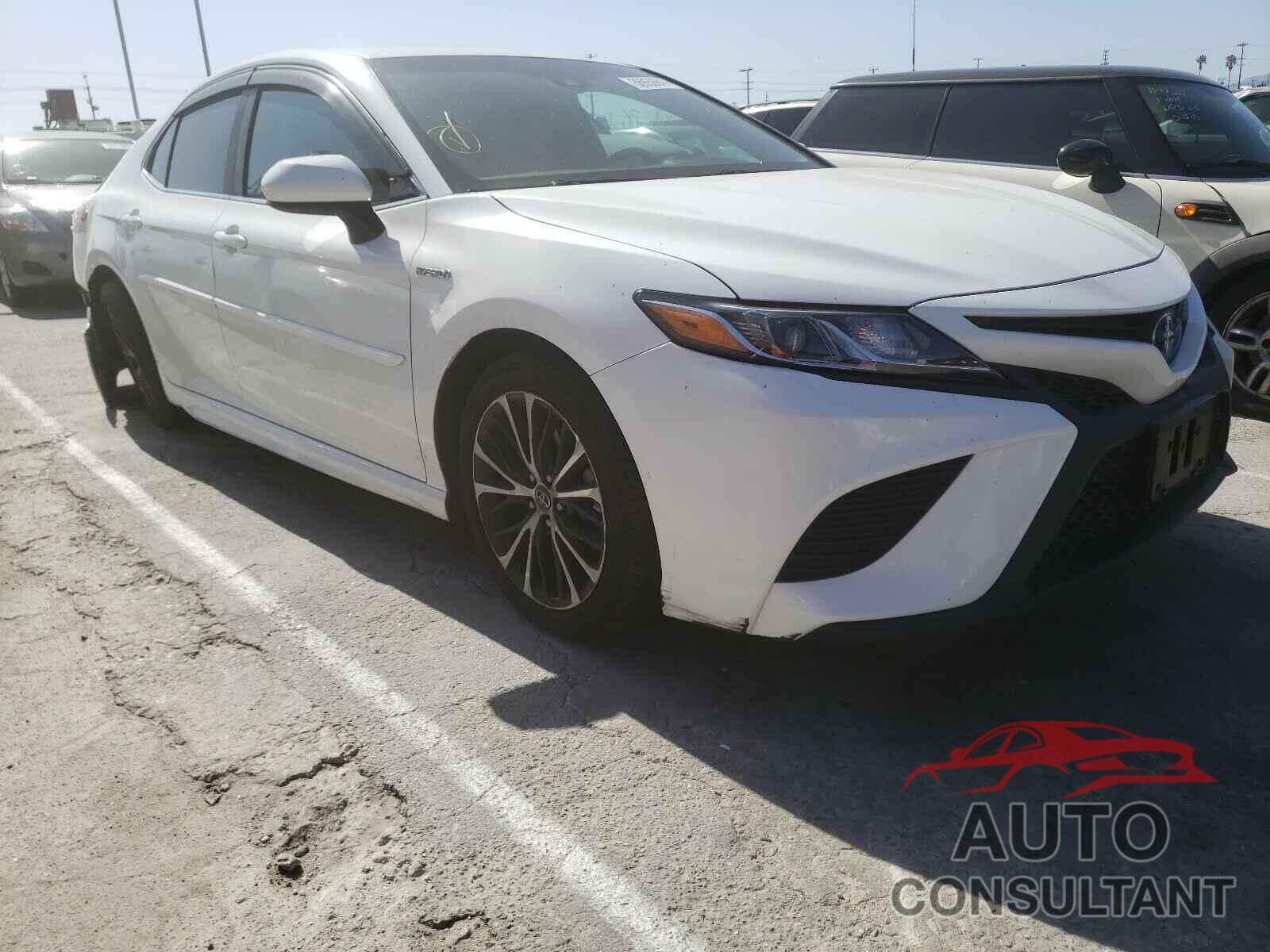 TOYOTA CAMRY 2018 - 4T1B21HK9JU504146