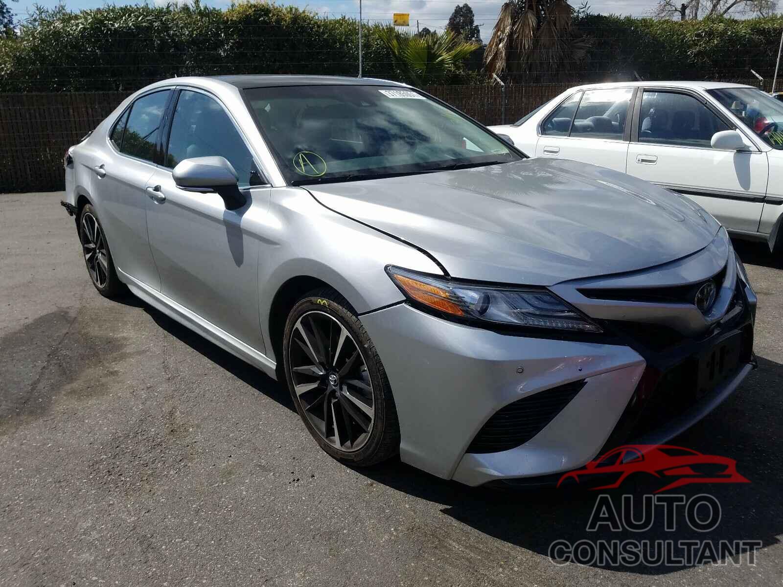 TOYOTA CAMRY 2018 - 4T1B61HK0JU518599