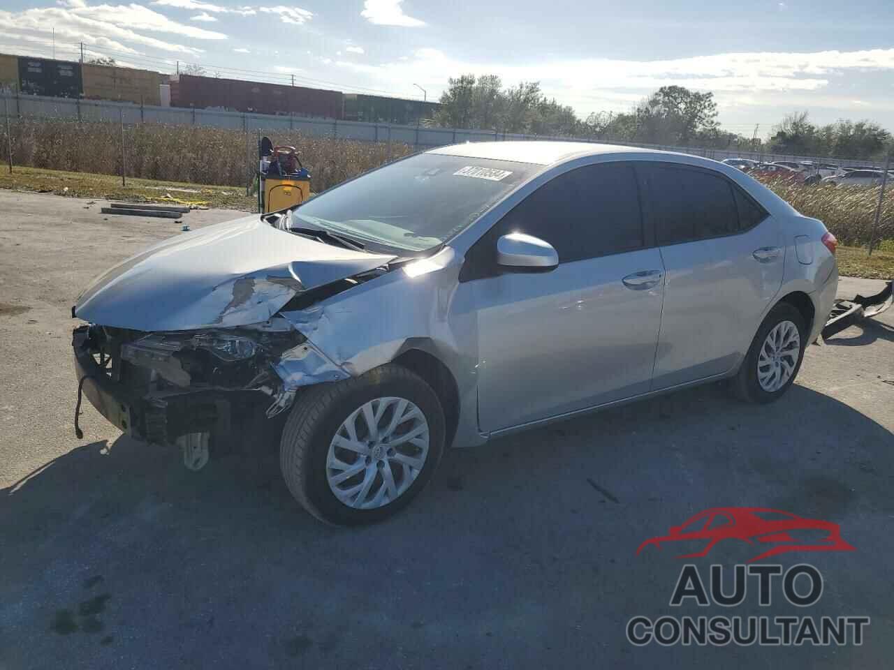 TOYOTA COROLLA 2018 - 5YFBURHE4JP853252