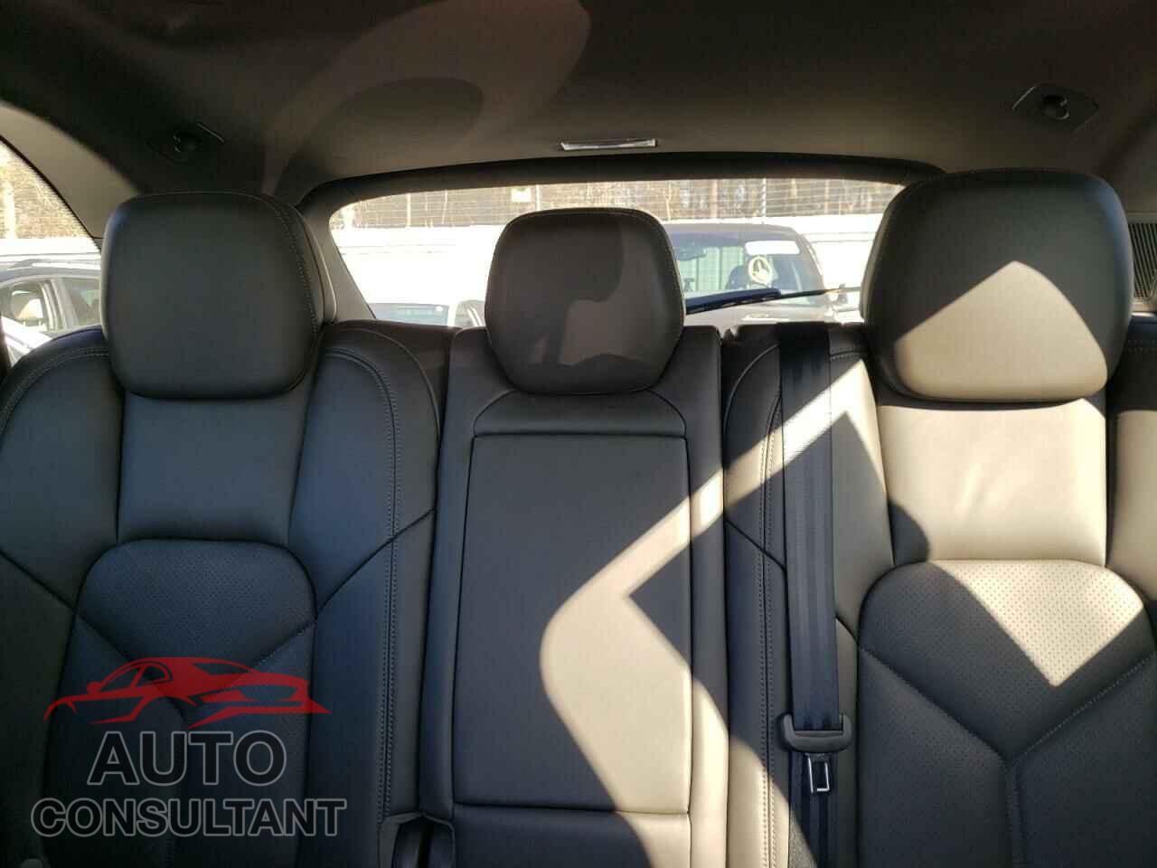 PORSCHE CAYENNE 2016 - WP1AE2A29GLA18652