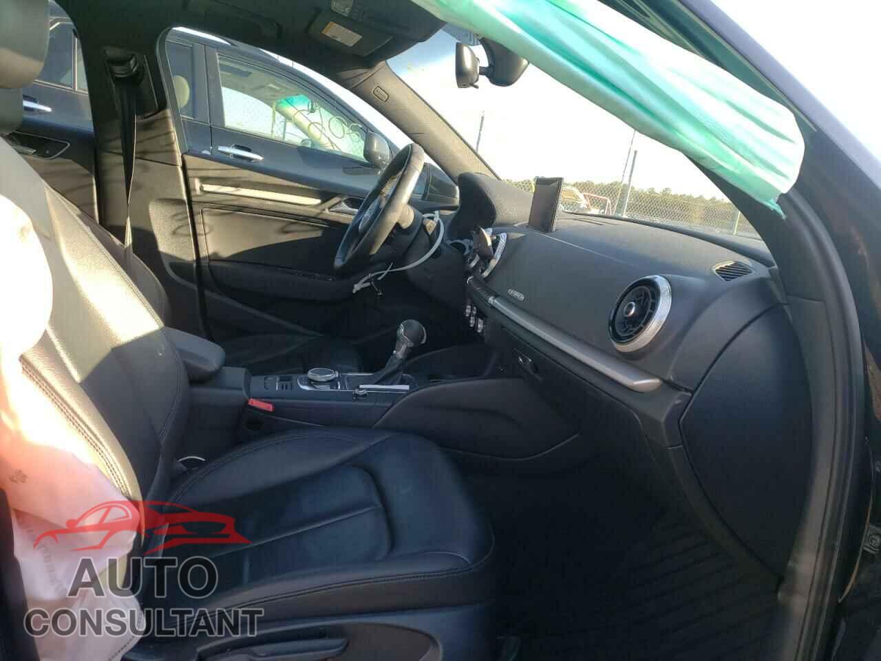 AUDI A3 2018 - WAUB8GFF9J1081871