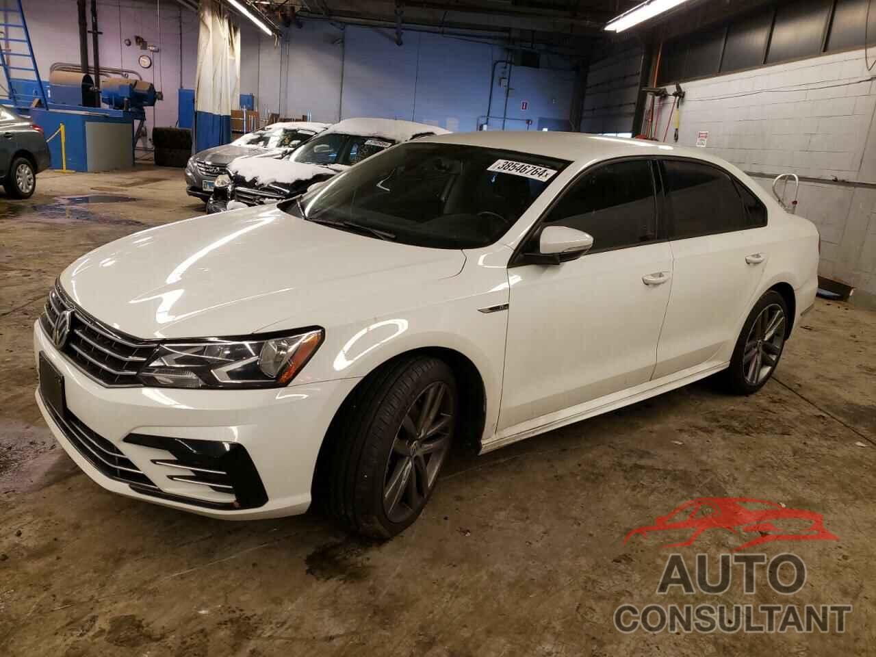 VOLKSWAGEN PASSAT 2018 - 1VWAA7A32JC026406