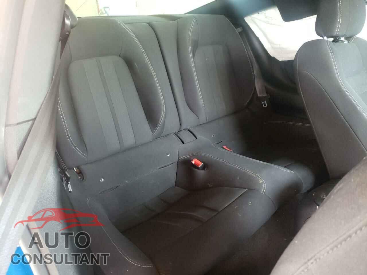 FORD MUSTANG 2018 - 1FA6P8TH7J5174096