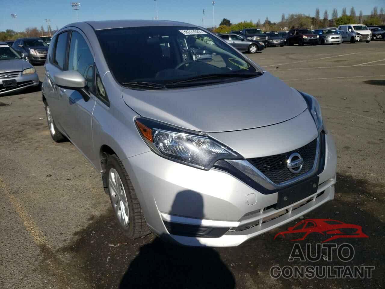 NISSAN VERSA 2018 - 3N1CE2CP1JL355849