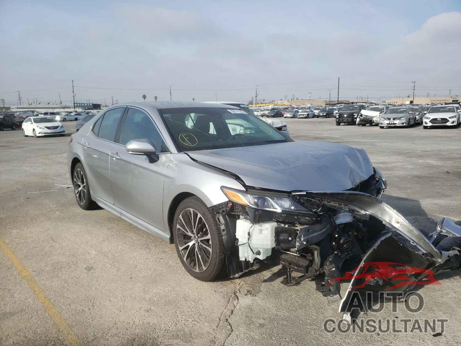 TOYOTA CAMRY 2018 - 4T1B11HK2JU624955