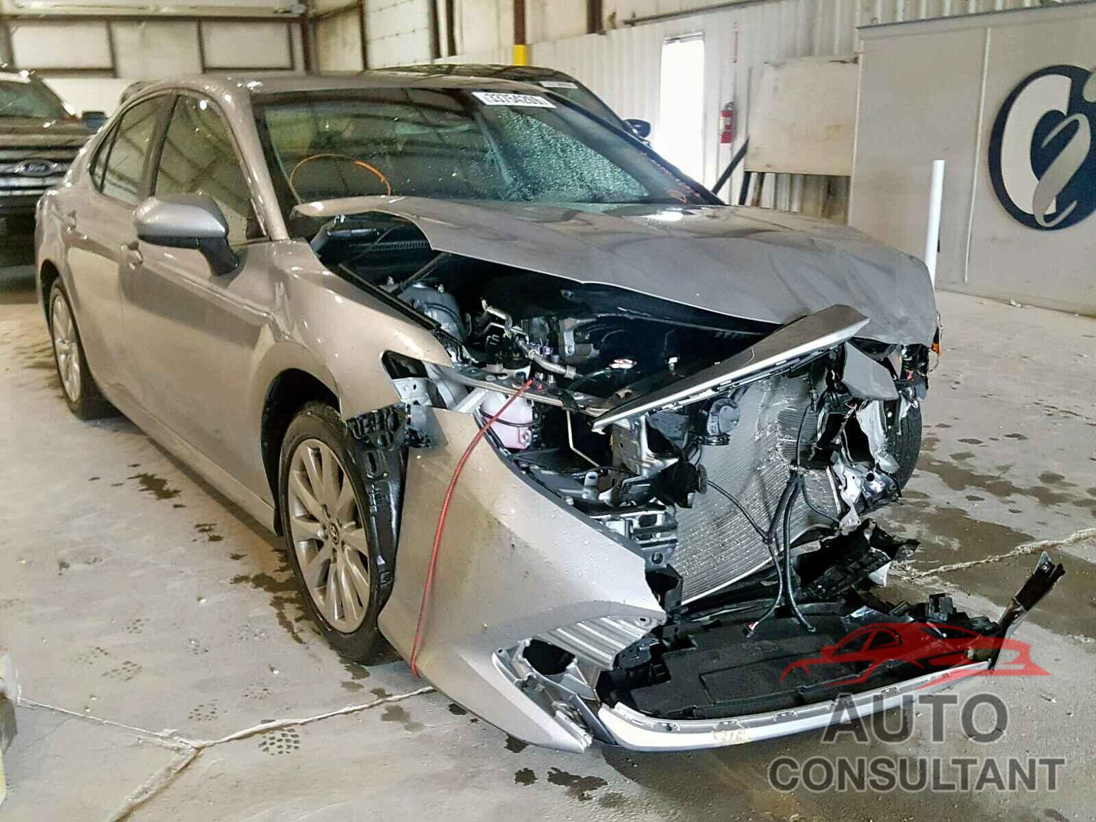 TOYOTA CAMRY 2018 - 1VWDT7A33HC071551