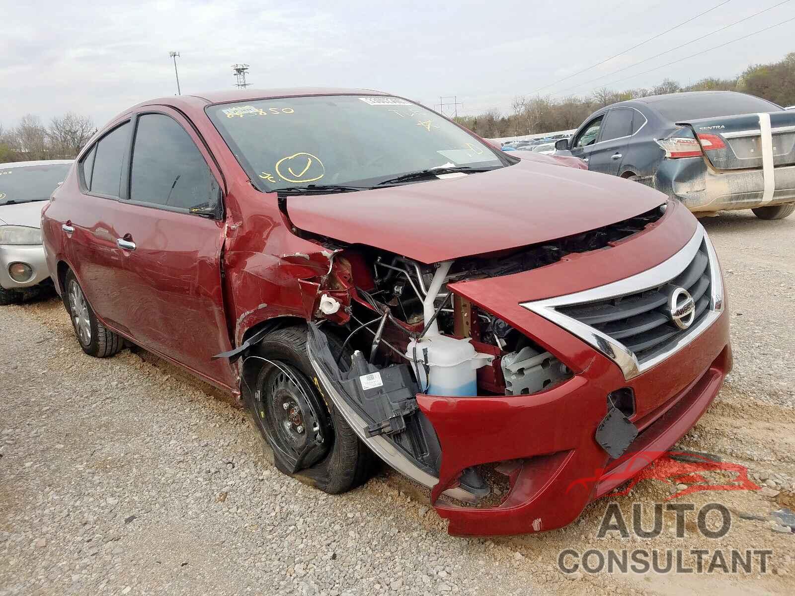 NISSAN VERSA 2019 - JTDKARFU4G3014559
