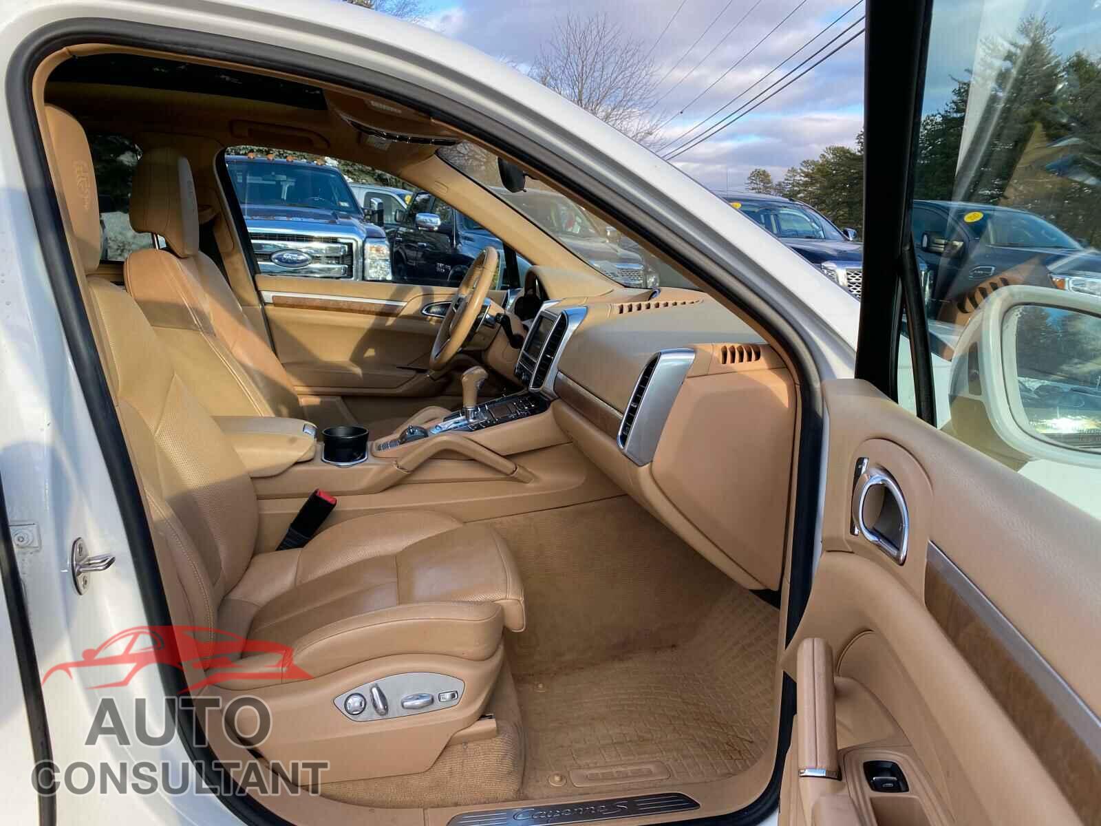 PORSCHE CAYENNE 2016 - WP1AB2A29GLA93425