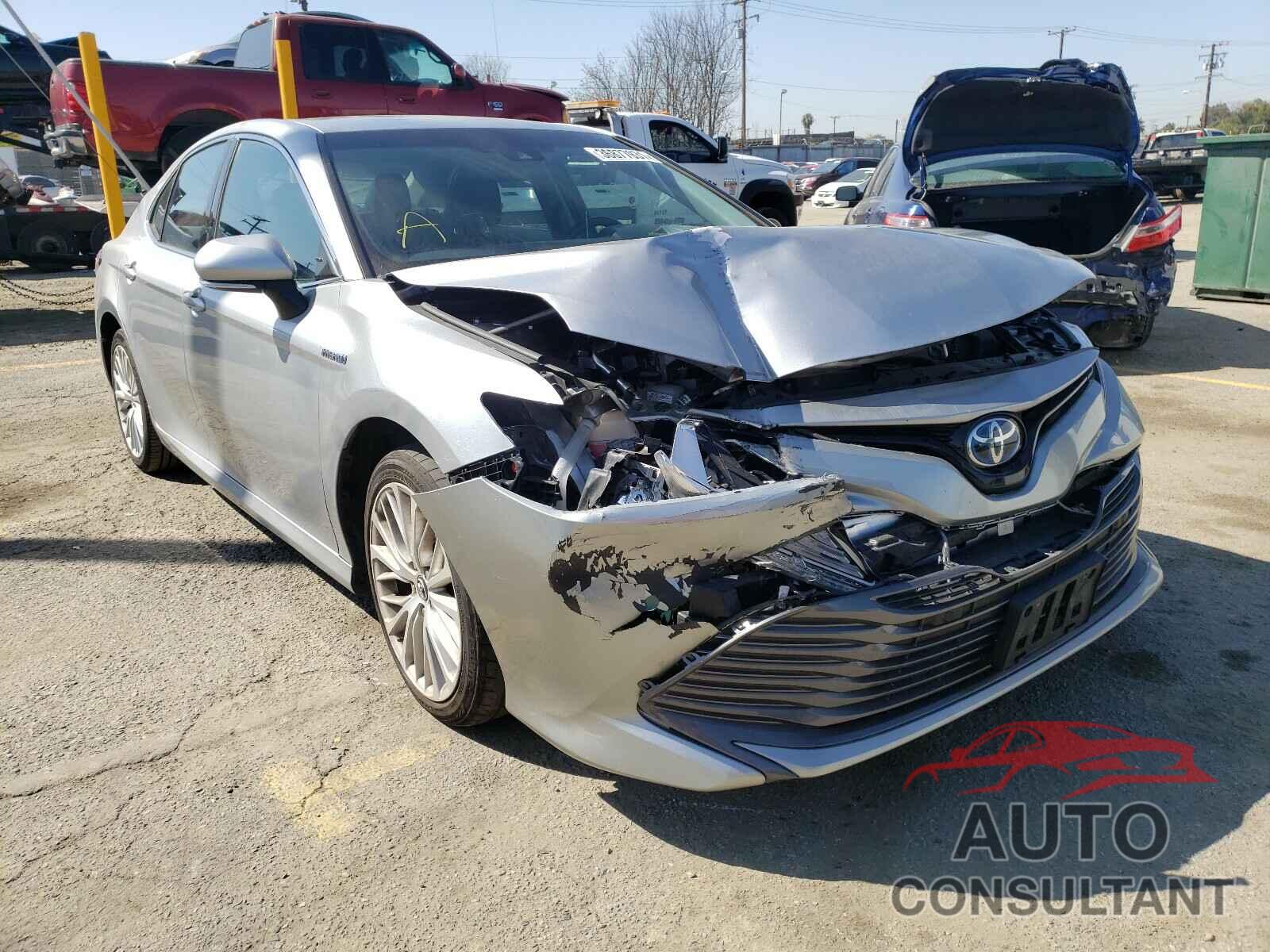 TOYOTA CAMRY 2018 - 4T1B21HK4JU003276