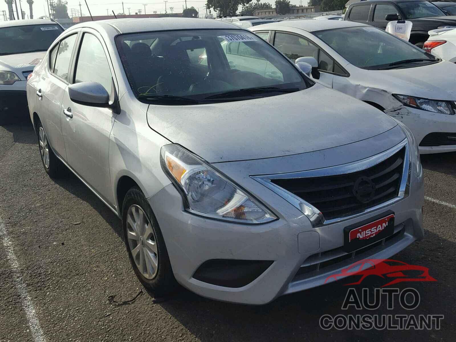 NISSAN VERSA 2018 - 3N1CN7AP5JL868991