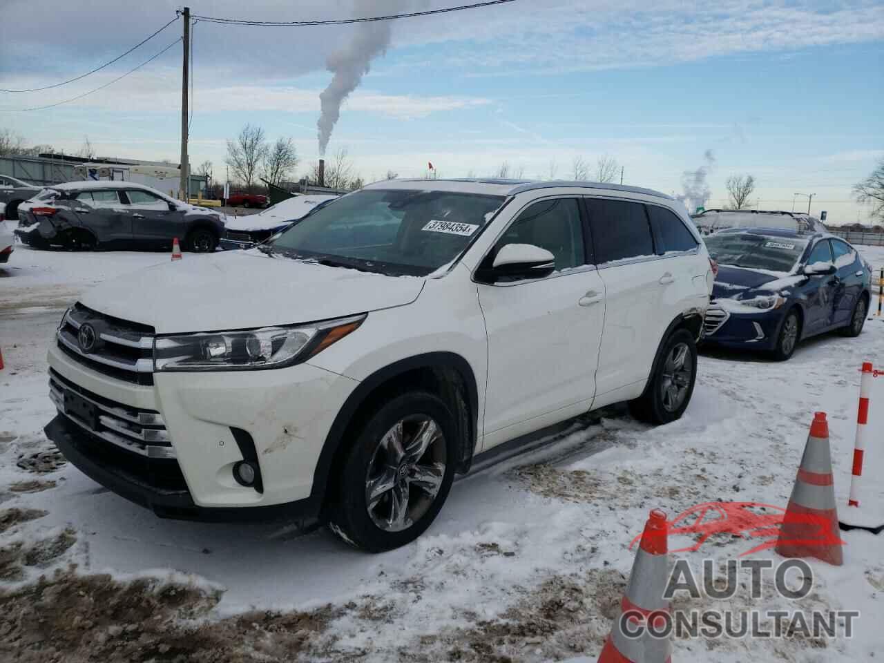 TOYOTA HIGHLANDER 2018 - 5TDDZRFH9JS807124