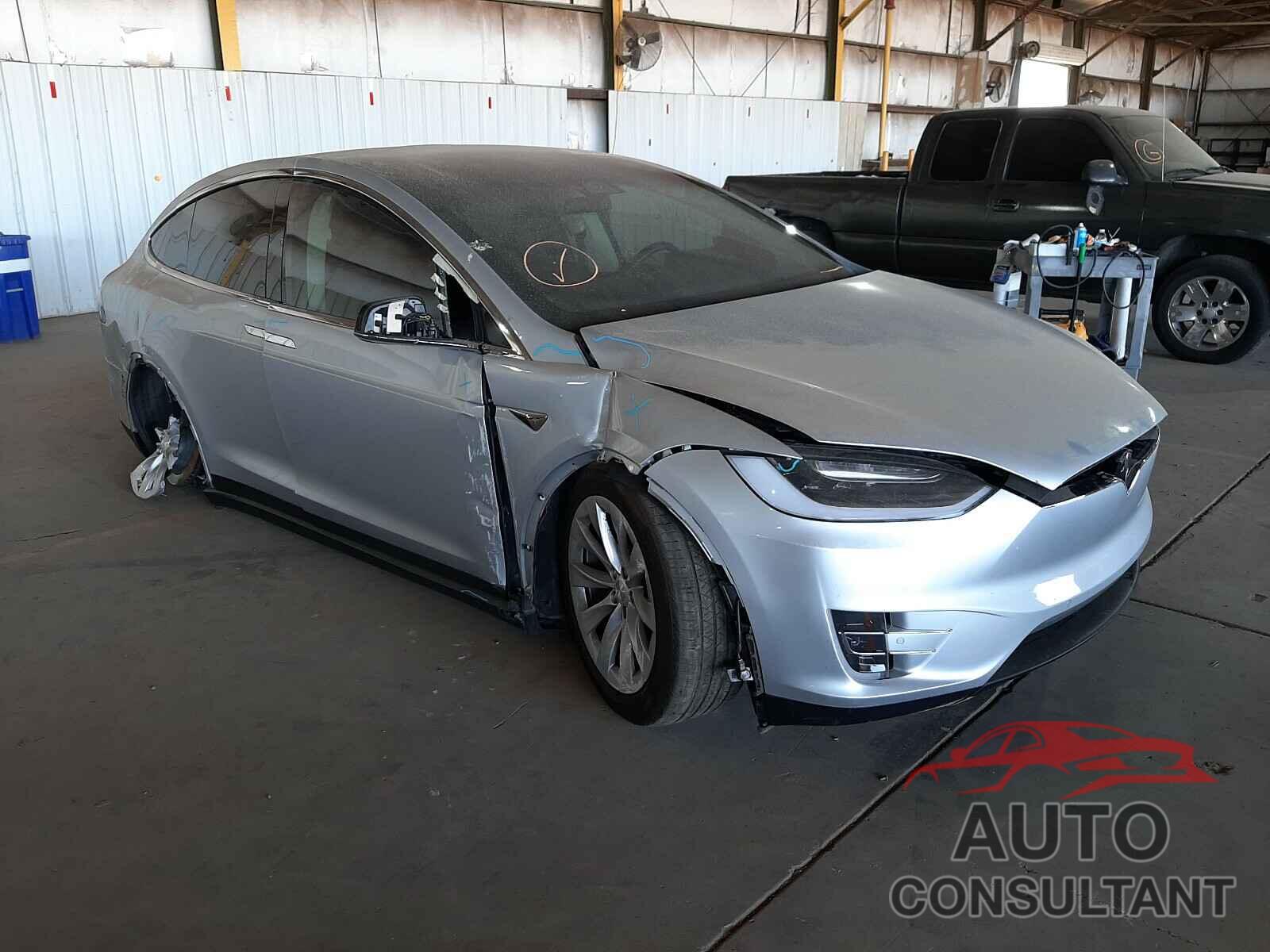 TESLA MODEL X 2018 - 5YJXCDE29JF090467