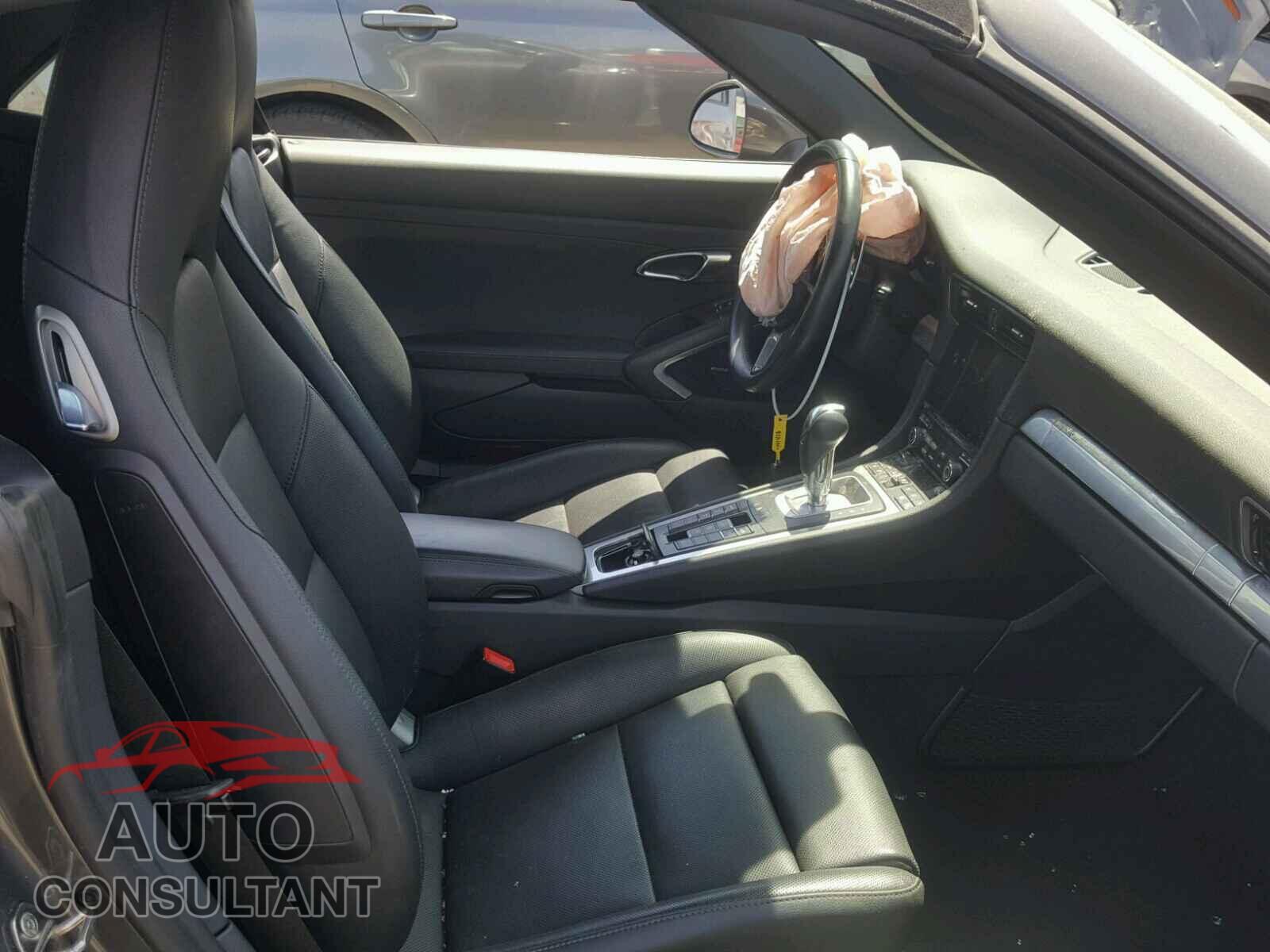 PORSCHE 911 2017 - WP0CA2A92HS141428