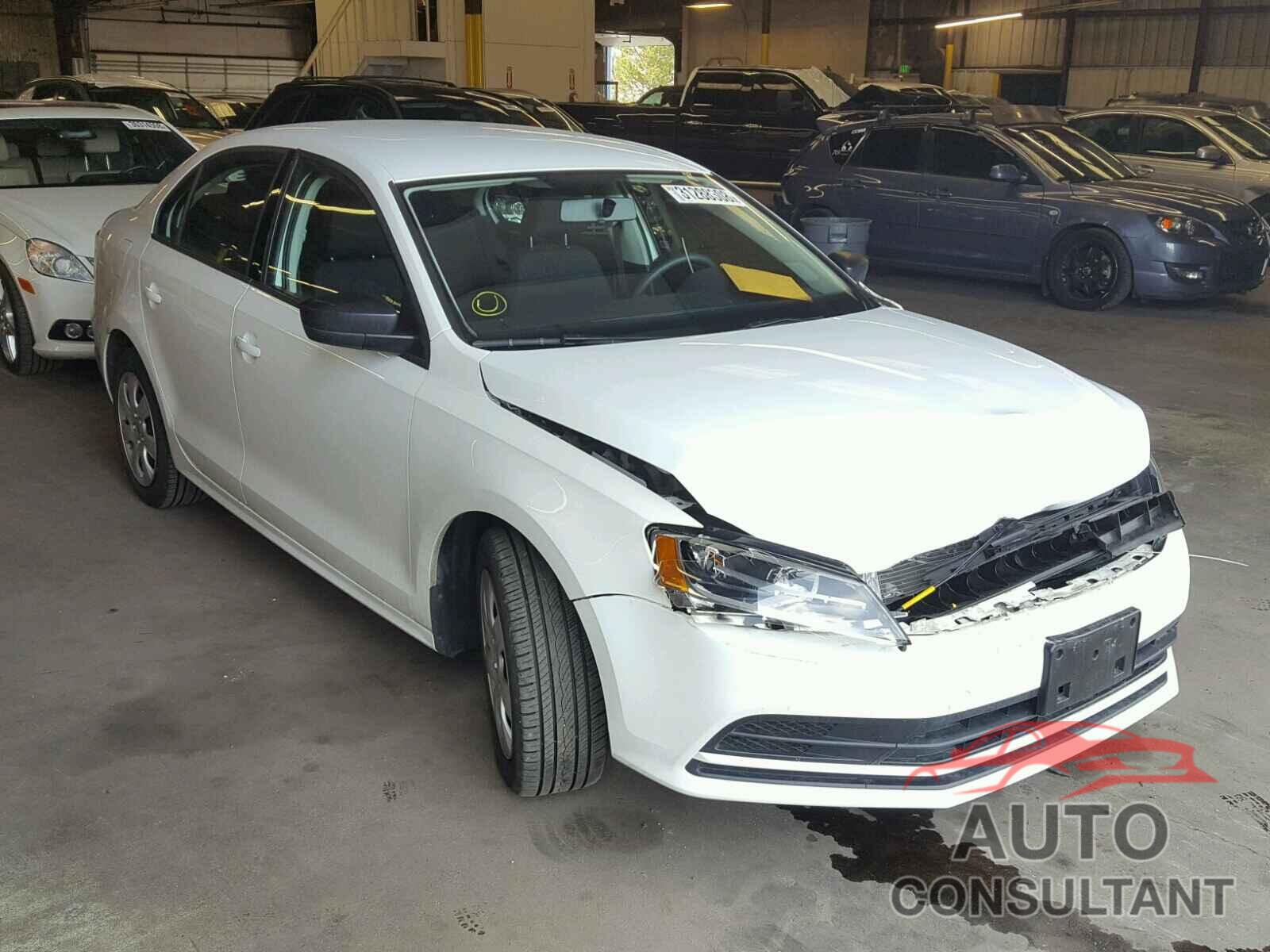 VOLKSWAGEN JETTA 2015 - 3VW3A7AJ5FM418387