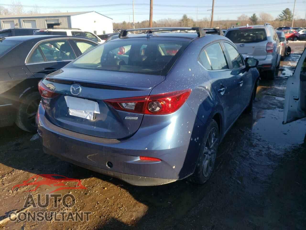 MAZDA 3 2018 - 3MZBN1V32JM255599
