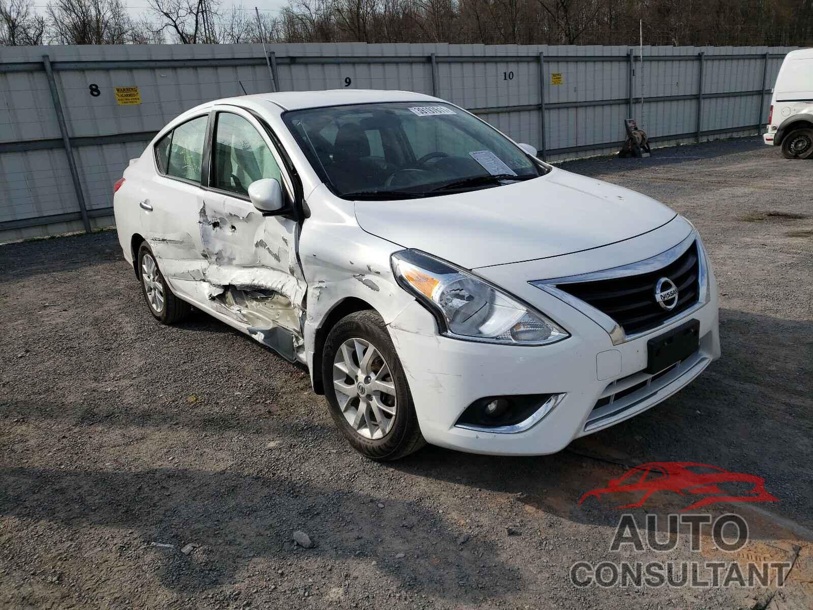 NISSAN VERSA 2018 - 3N1CN7AP1JL807489