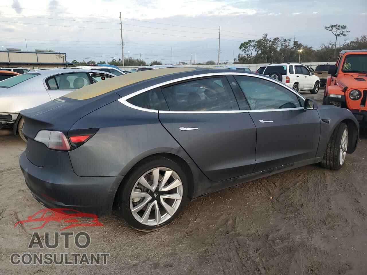 TESLA MODEL 3 2018 - 5YJ3E1EA0JF033282