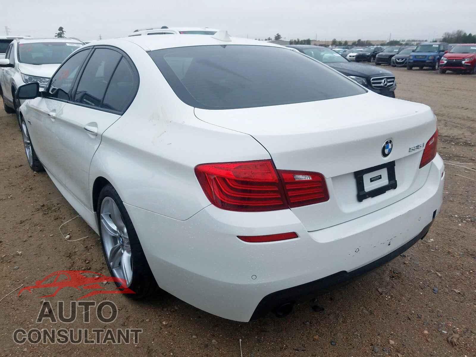 BMW 5 SERIES 2016 - 3N1CP5BV2ML487924