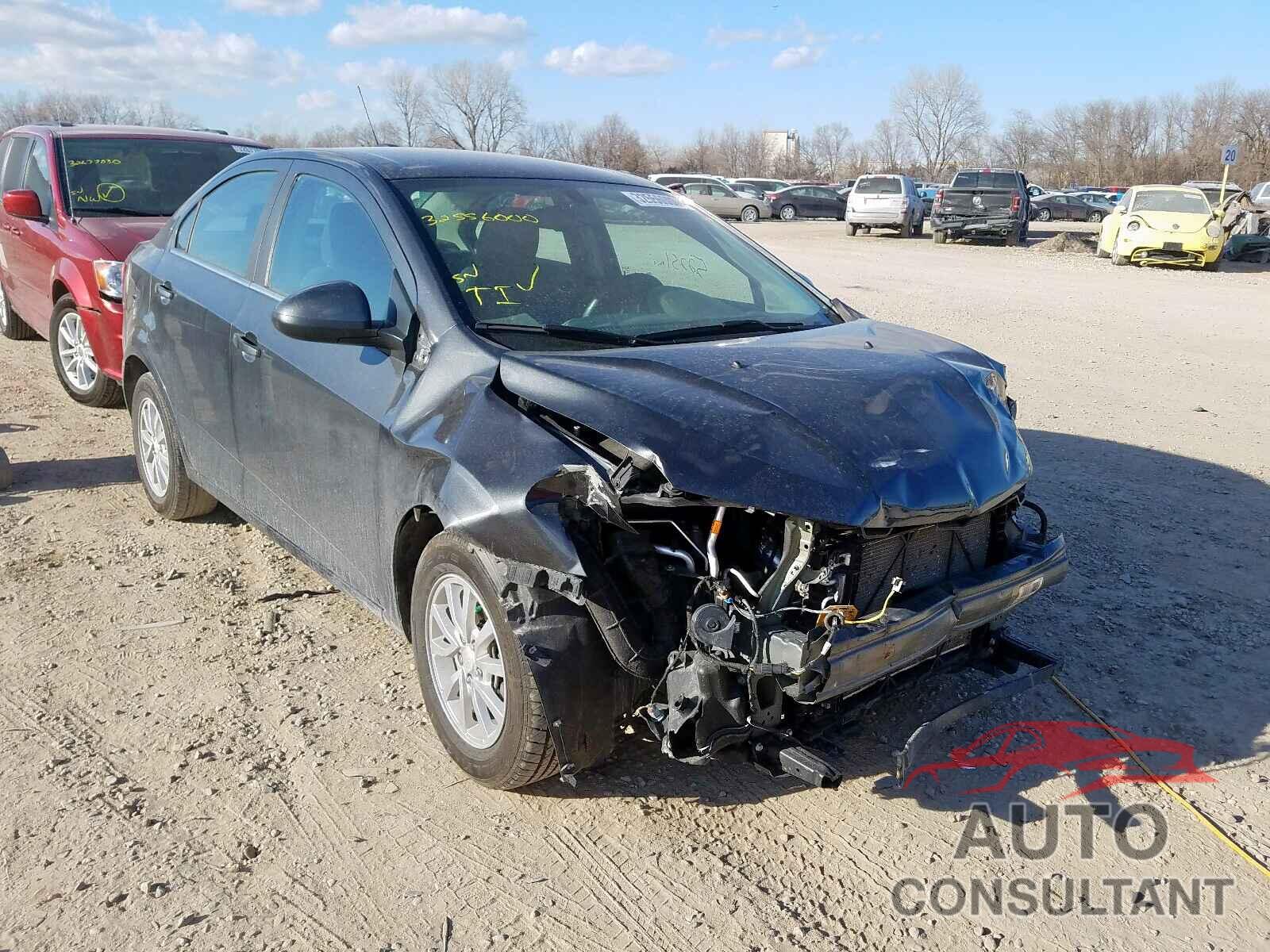 CHEVROLET SONIC 2017 - 1FA6P8AM9G5273589