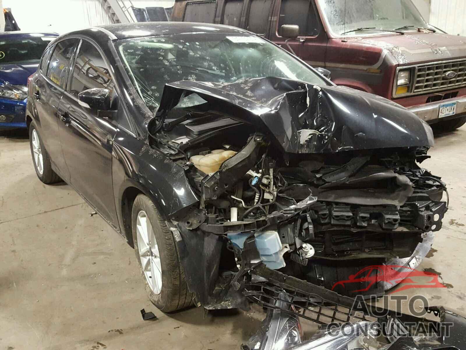 FORD FOCUS 2015 - 1FADP3K22FL270650