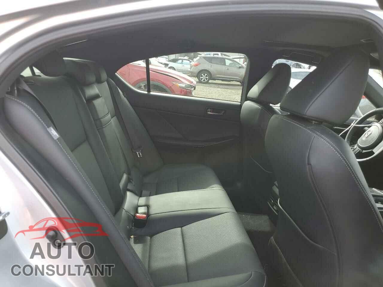 LEXUS IS 2021 - JTHCA1D21M5111577