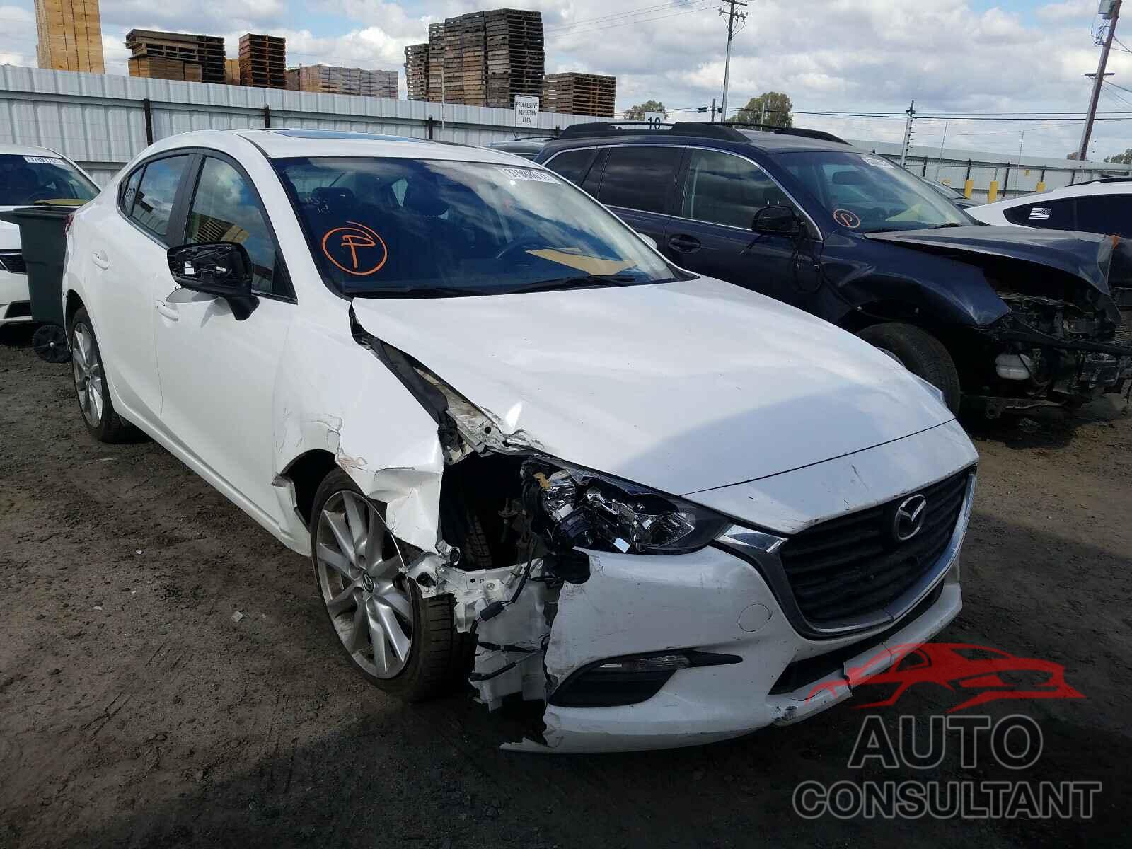 MAZDA 3 2017 - 3MZBN1V7XHM118634