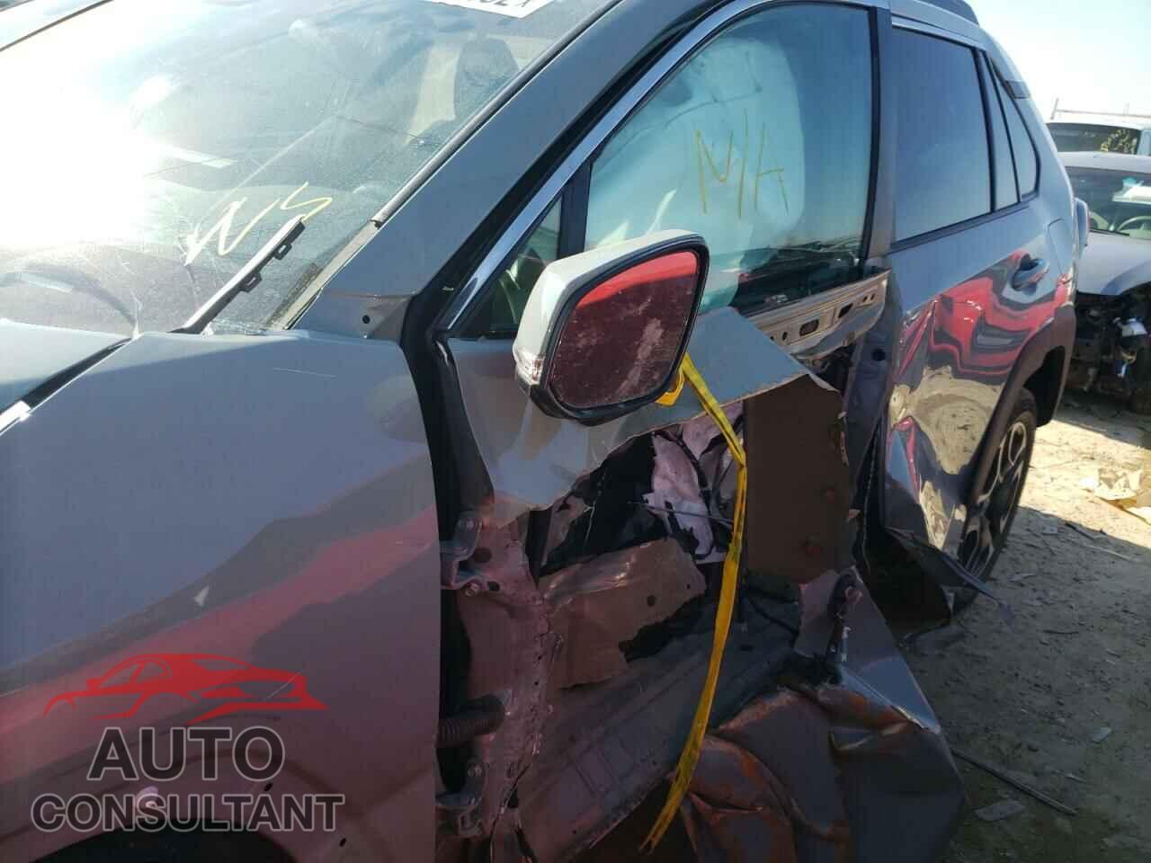 TOYOTA RAV4 2020 - 2T3J1RFV9LC082921
