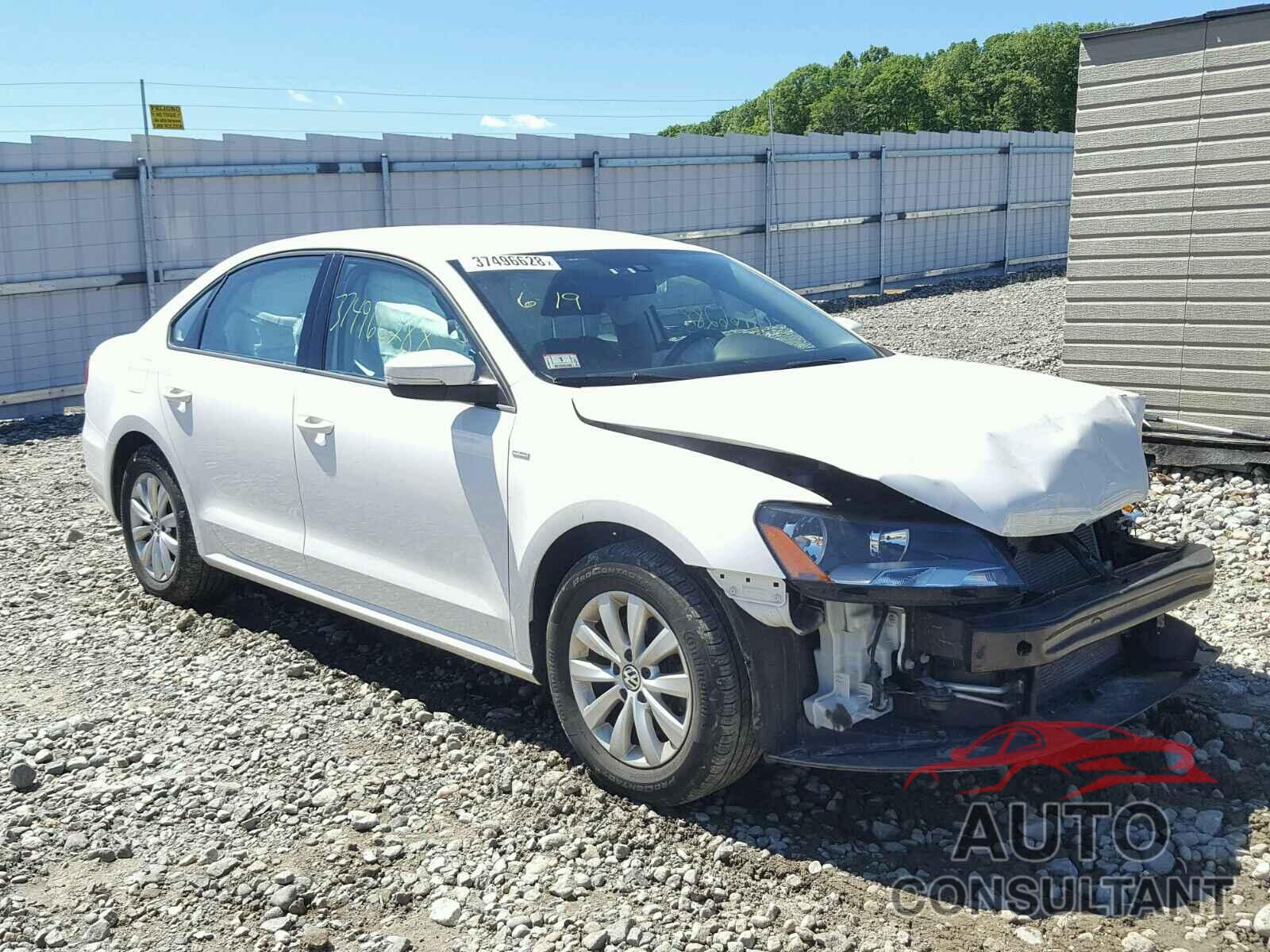 VOLKSWAGEN PASSAT 2015 - 1VWAT7A36FC020433
