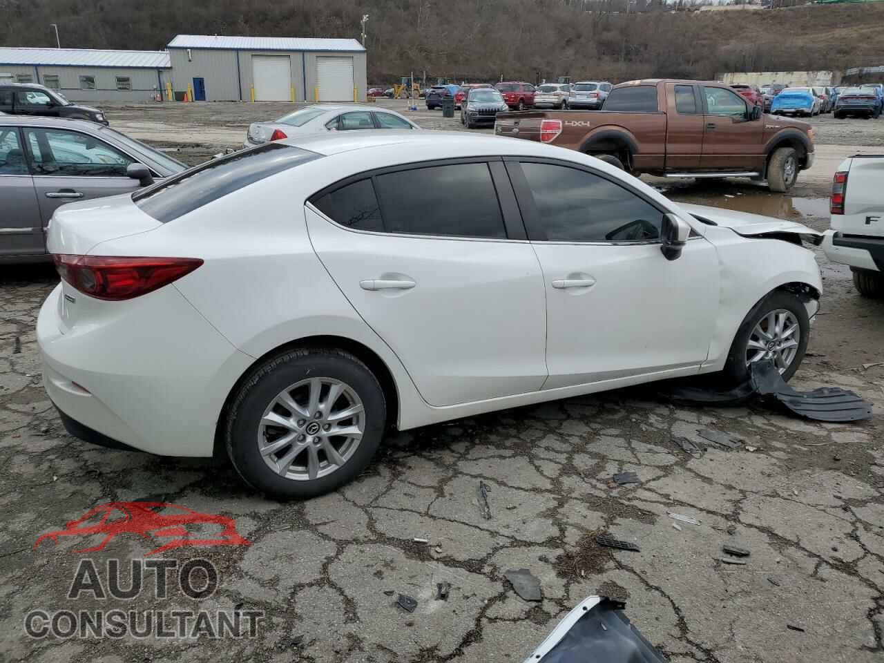 MAZDA 3 2018 - 3MZBN1U74JM212869