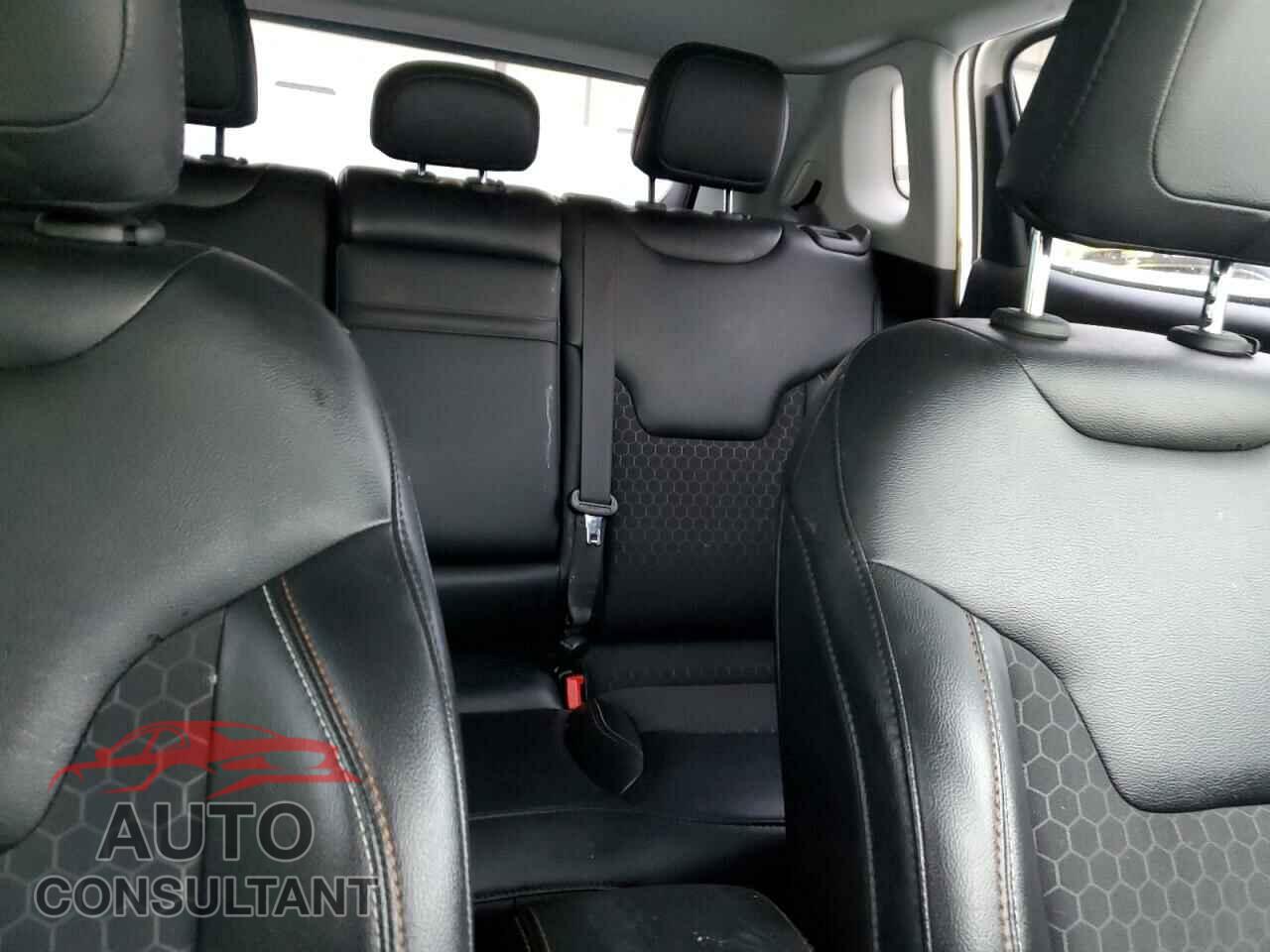 JEEP COMPASS 2019 - 3C4NJDBB2KT678540
