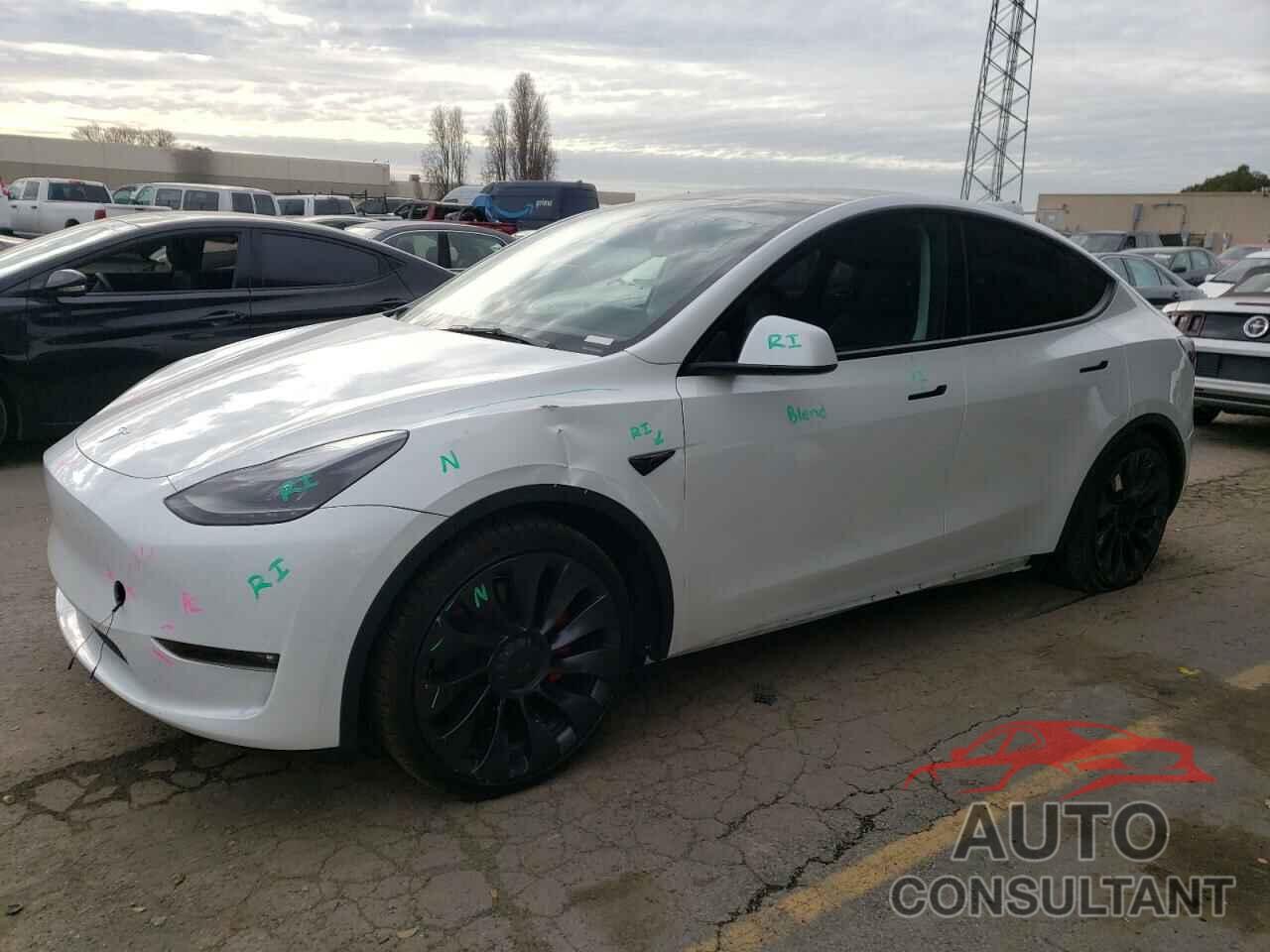 TESLA MODEL Y 2023 - 7SAYGDEF2PF669369