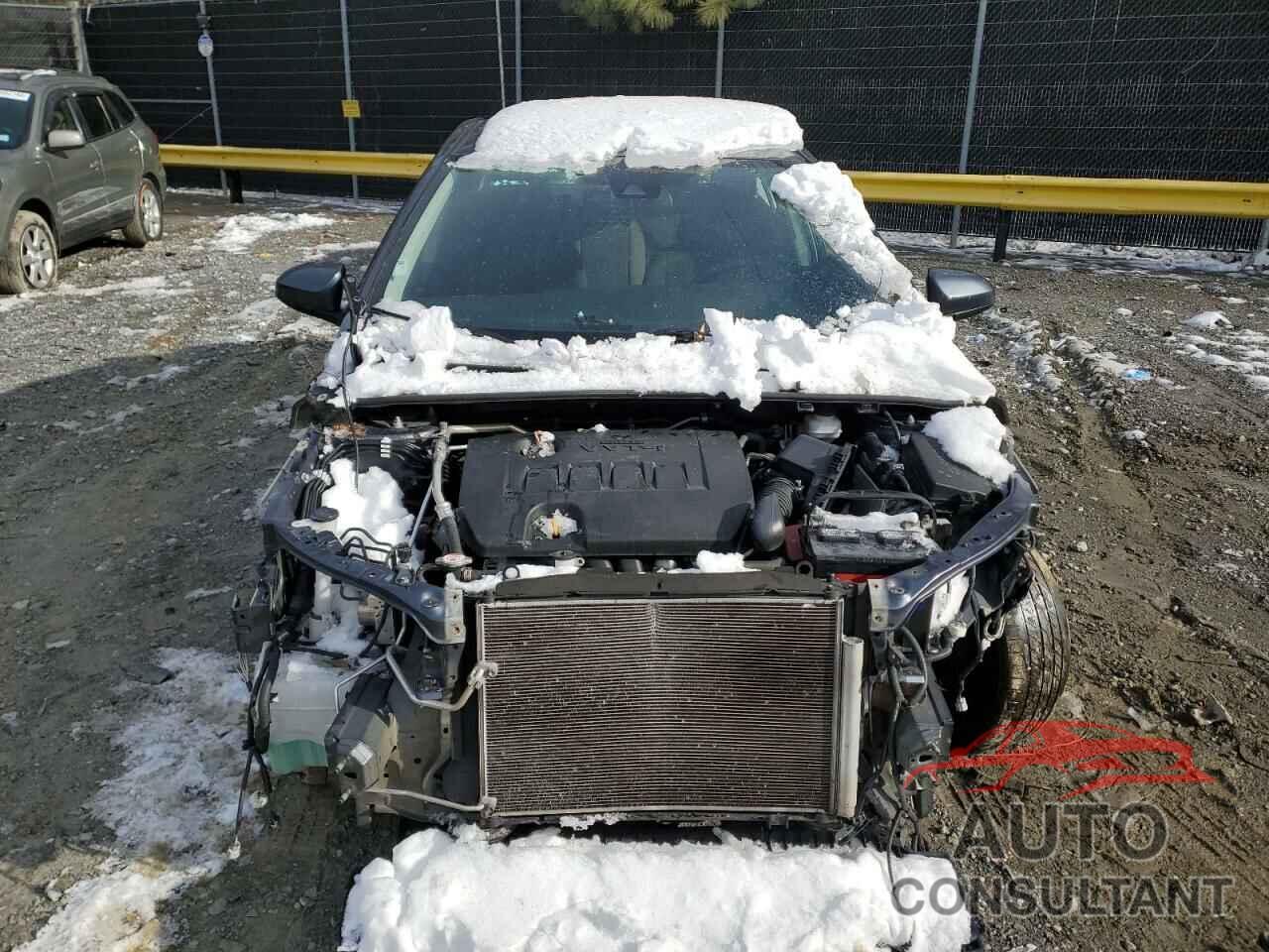 TOYOTA COROLLA 2018 - 5YFBURHE0JP751852