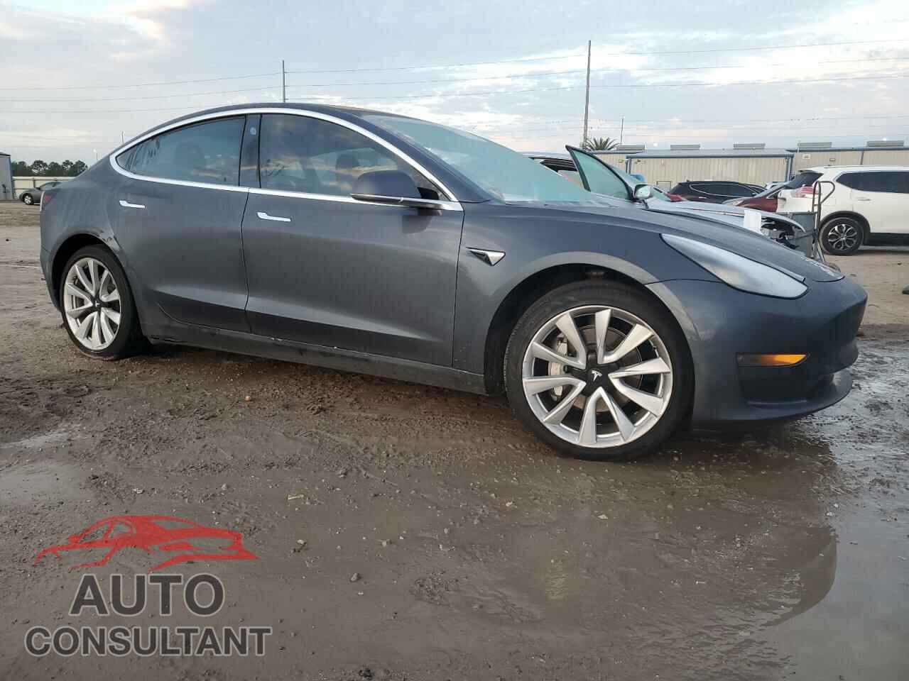TESLA MODEL 3 2018 - 5YJ3E1EA0JF033282
