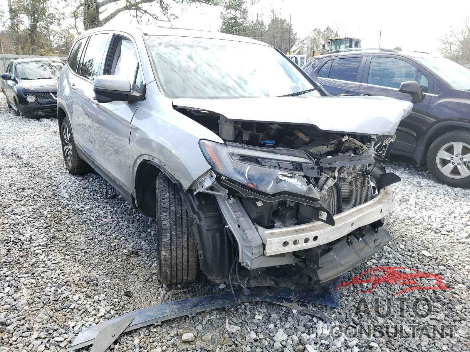 HONDA PILOT 2017 - 5FNYF6H50HB010593