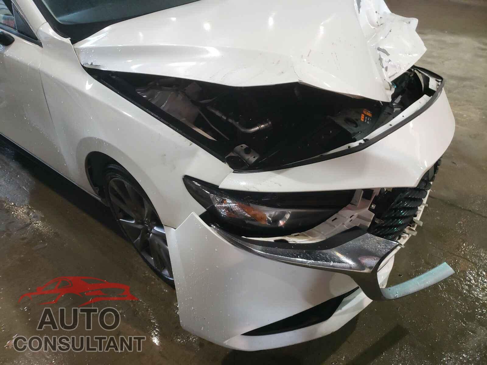 MAZDA 3 2019 - JM1BPACL0K1109877