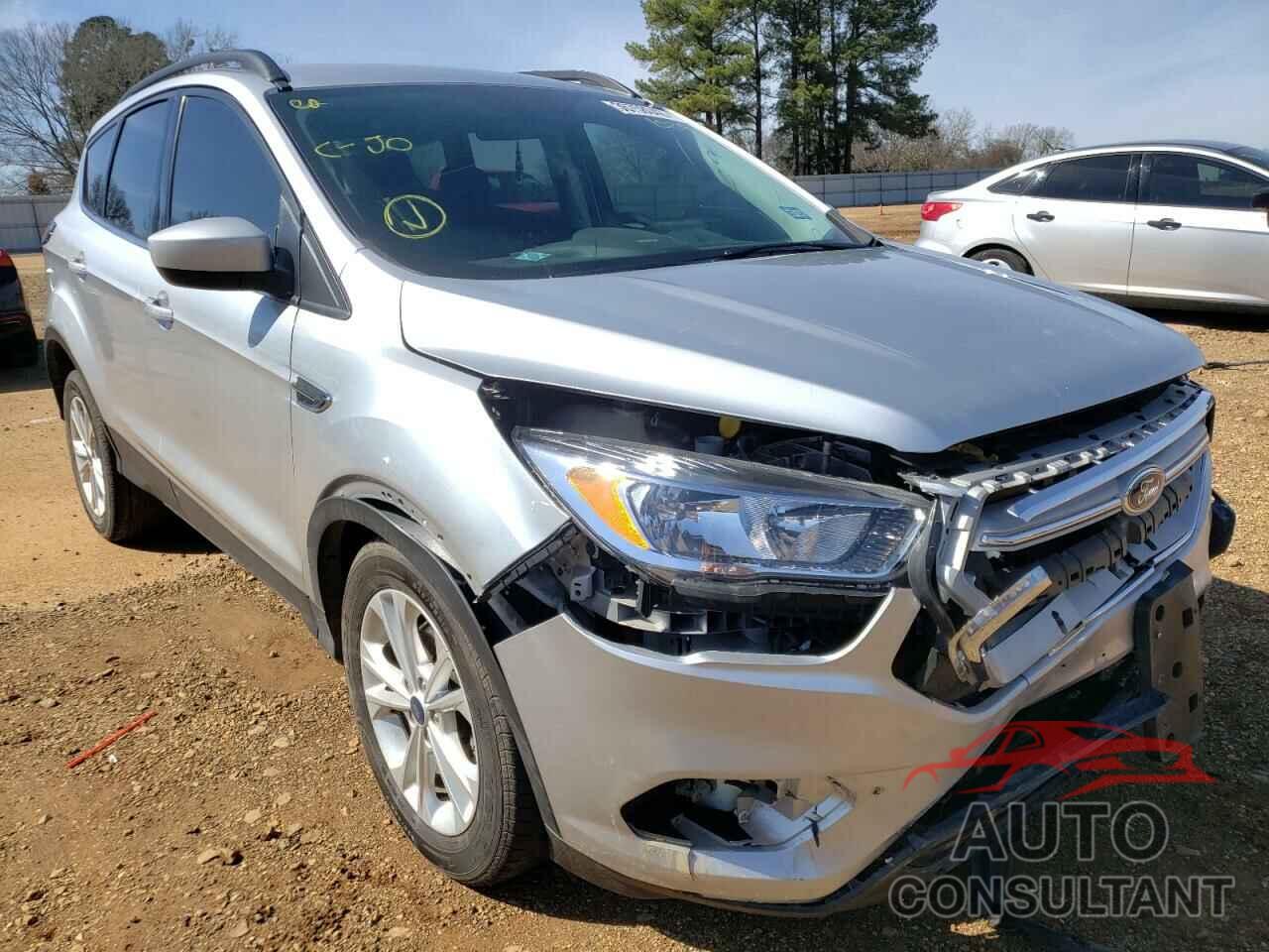 FORD ESCAPE 2018 - 1FMCU0GD5JUA41529