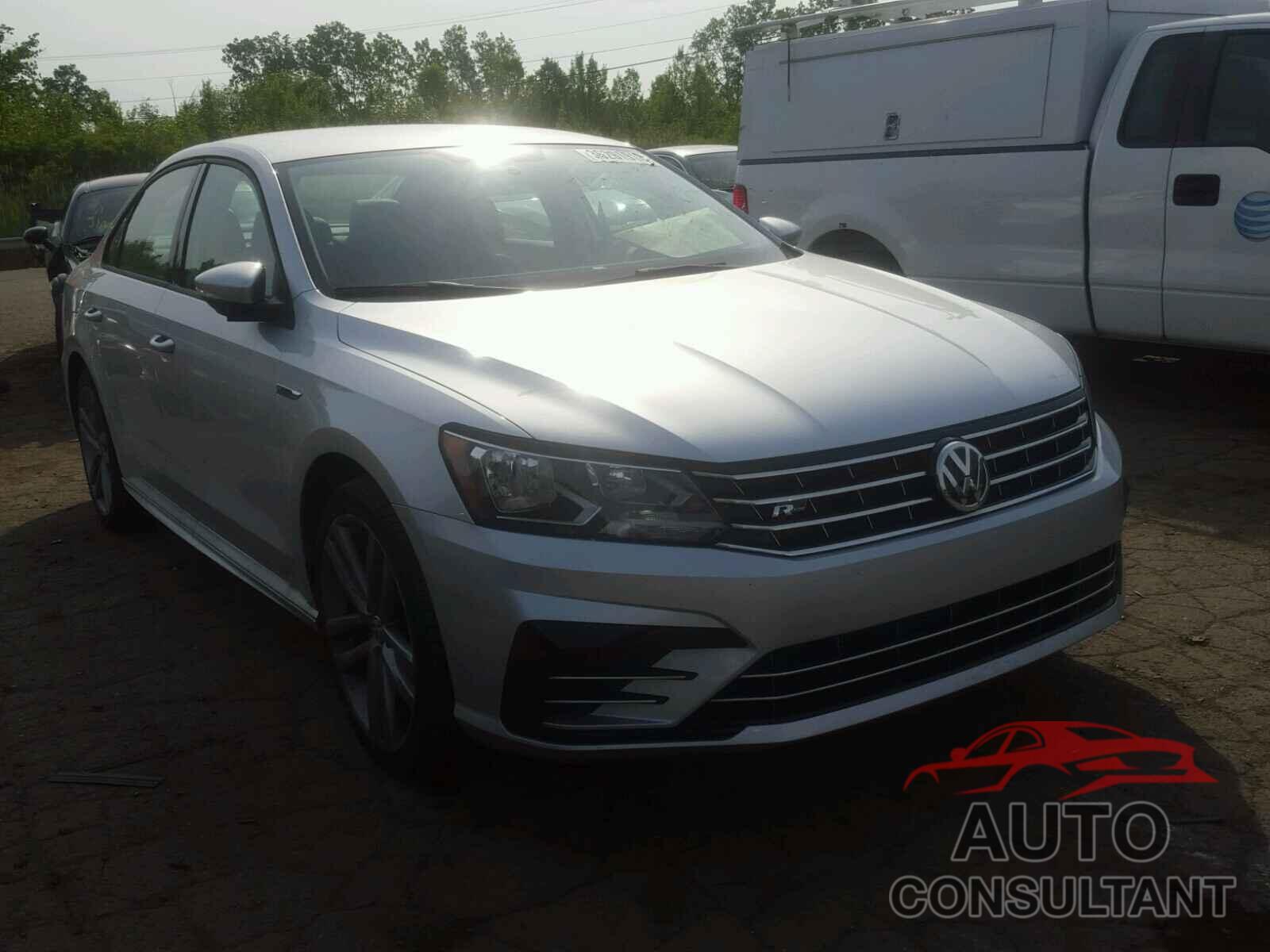 VOLKSWAGEN PASSAT 2018 - 1VWAA7A39JC004726
