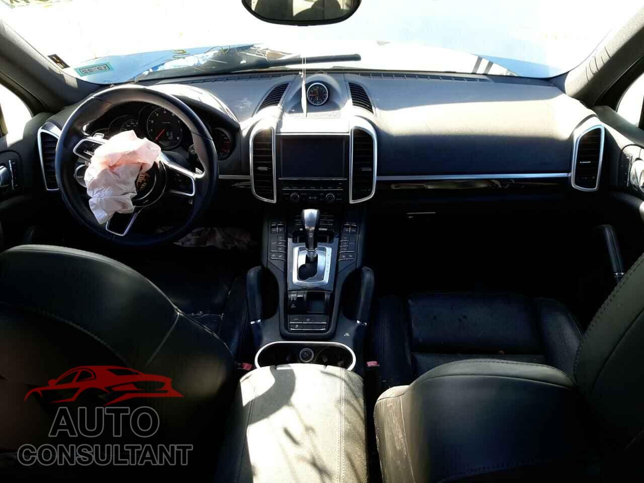 PORSCHE CAYENNE 2016 - WP1AA2A24GLA05299