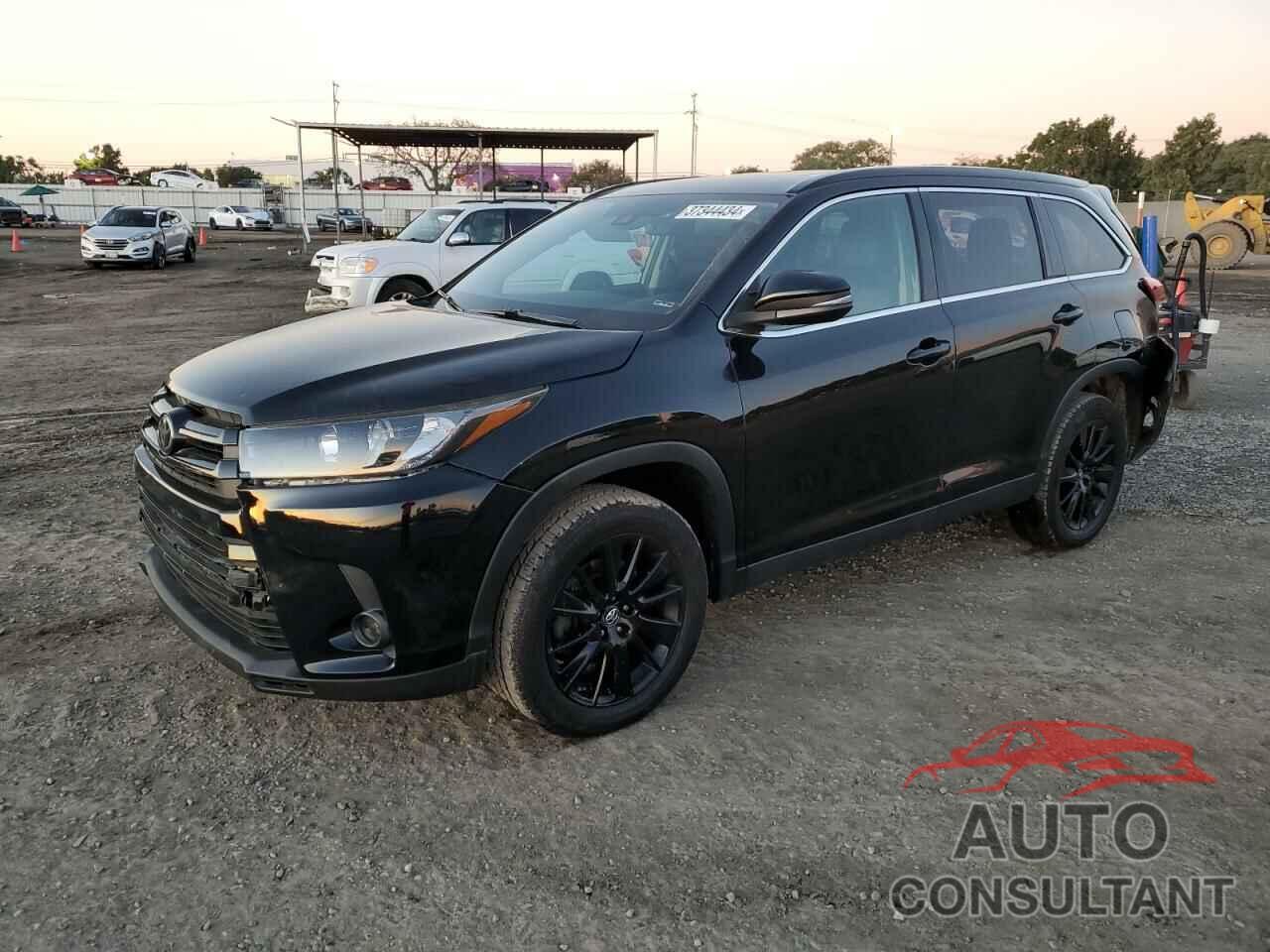 TOYOTA HIGHLANDER 2019 - 5TDKZRFH7KS569105